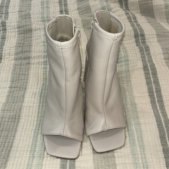 Steve Madden Safia Cut Out Bootie Open Toe - Picture 3 of 6